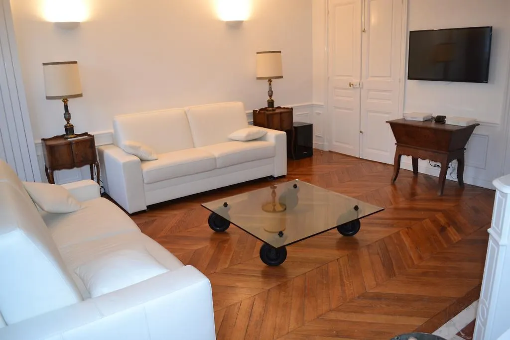 Appartement Moulin Rouge II-1